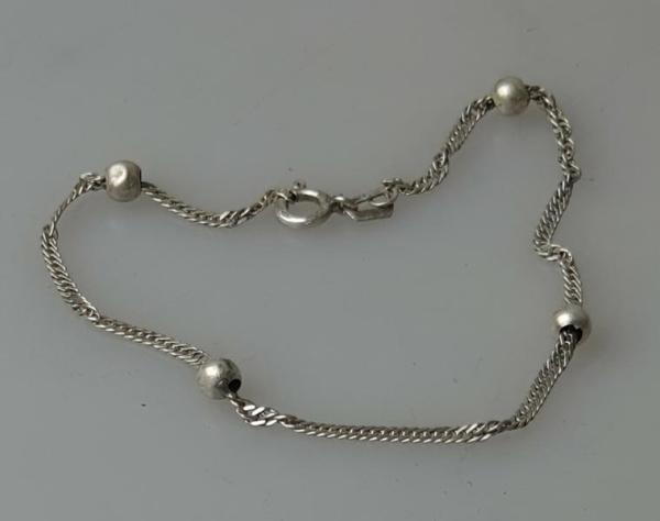 Feines Armband mit Silberperlen aus 925er Sterlingsilber, Länge 19,5 cm, Gewicht: 1,6g