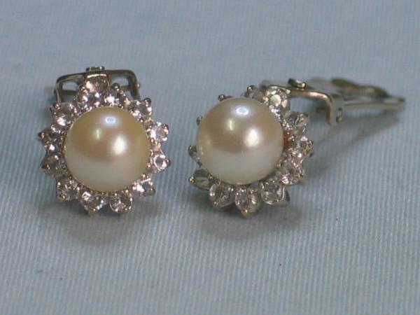 Perlen Ohrclips aus 585er Weißgold mit Schmucksteinen, Gewicht: 5,7g