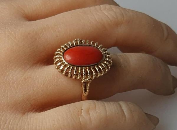 Vintage Phantastischer Ring aus 750er Gold mit Koralle, Größe 60, Gewicht: 6,7g