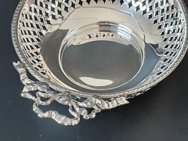 Kleine Schale für Gebäck, Zucker o.ä., England, London um 1908 Sterlingsilber