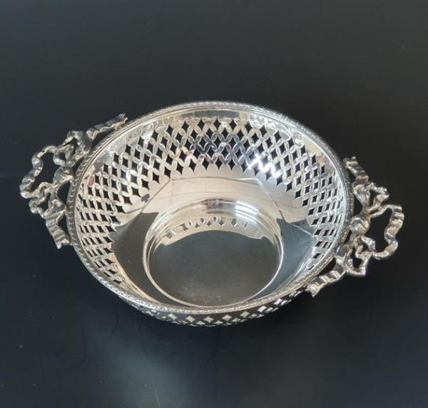Kleine Schale für Gebäck, Zucker o.ä., England, London um 1908 Sterlingsilber
