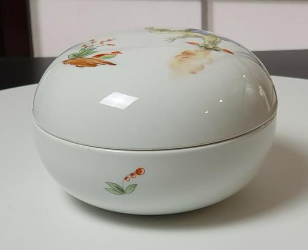 Vintage Meissen Deckeldose, rund, Drachen und Vogeldekor