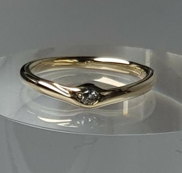 Brillantsolitär mit 0.03 ct aus 585er Gold, Größe 50 Gewicht: 2,2g