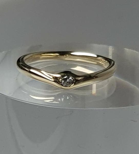 Brillantsolitär mit 0.03 ct aus 585er Gold, Größe 50 Gewicht: 2,2g