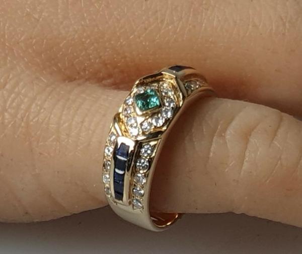 Herrlicher Diamantring mit Smaragd und Saphir aus 750er Gold, Größe 52, Gewicht: 4,6g
