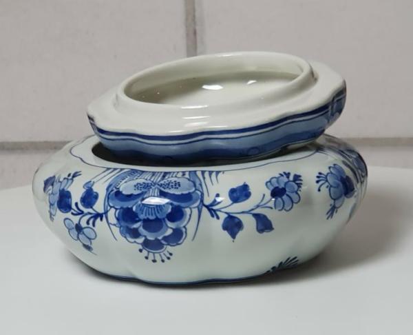 Vintage Delft Porzellan Deckeldose mit Blumenmuster De Porceleyne Fles