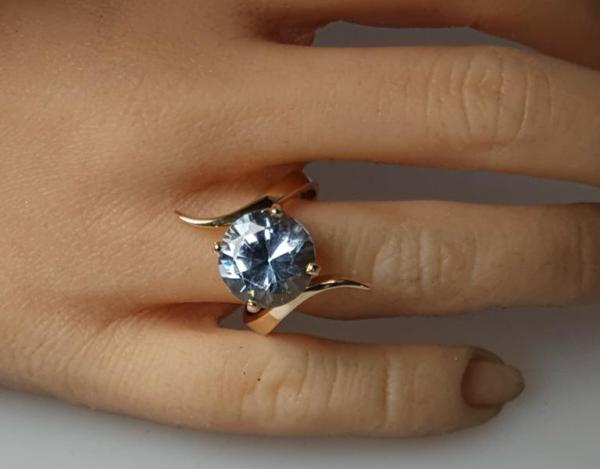 Extravaganter Ring "Handarbeit" aus 750er Gelbgold mit einem Aquamarin 5.80 ct. , Größe 56, Gewicht: 8,9g