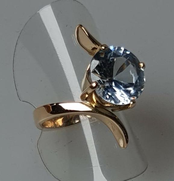 Extravaganter Ring "Handarbeit" aus 750er Gelbgold mit einem Aquamarin 5.80 ct. , Größe 56, Gewicht: 8,9g