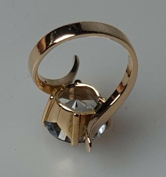 Extravaganter Ring "Handarbeit" aus 750er Gelbgold mit einem Aquamarin 5.80 ct. , Größe 56, Gewicht: 8,9g