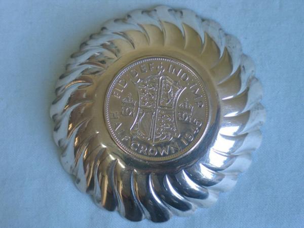 Münzboden Zierschälchen aus 800er Silber - Nachprägung - Half Crown George VI 1945 Gewicht: ca. 32,1 Gramm