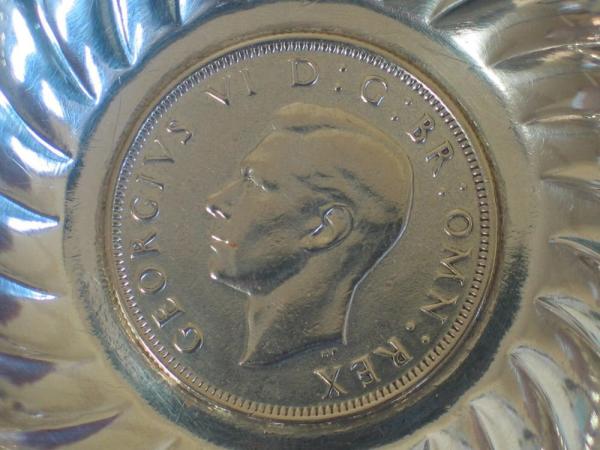 Münzboden Zierschälchen aus 800er Silber - Nachprägung - Half Crown George VI 1944 Gewicht: ca. 30,7 Gramm