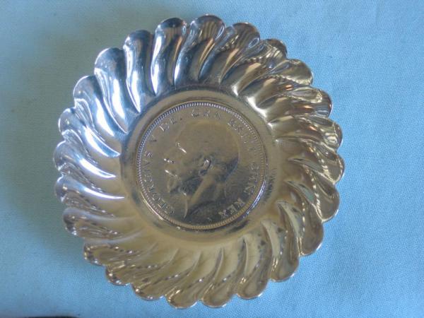 Münzboden Zierschälchen aus 800er Silber - Nachprägung - Half Crown George V 1936 Gewicht: ca. 30,9 Gramm