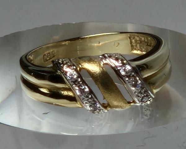 Diamantring aus 585er Gold mit mattiertem Mittelsteg, Größe 58, Gewicht: 3,6g