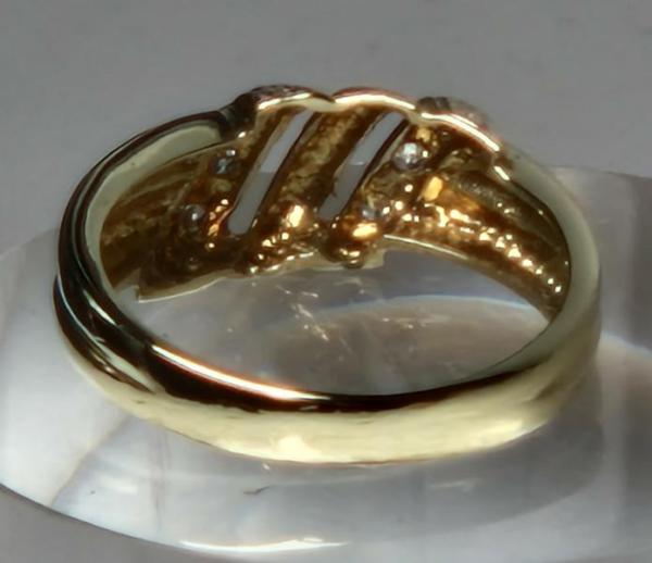 Diamantring aus 585er Gold mit mattiertem Mittelsteg, Größe 58, Gewicht: 3,6g