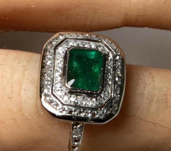 Antik Eleganter Smaragd / Diamantring 0.35 ct. aus 750er Gold, Größe 51, Gewicht: 3,5g