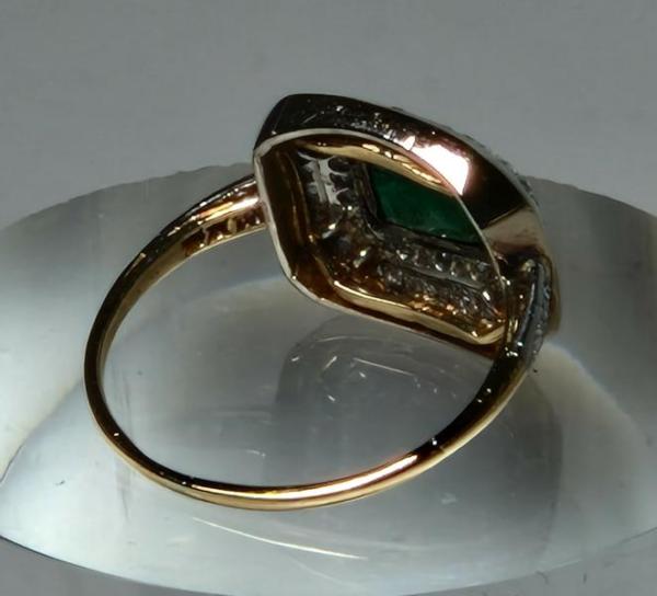 Antik Eleganter Smaragd / Diamantring 0.35 ct. aus 750er Gold, Größe 51, Gewicht: 3,5g