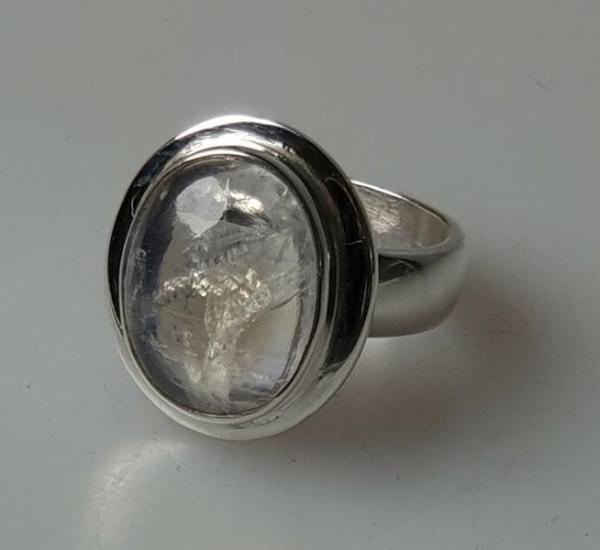 Ring aus 925er Sterlingsilber mit Schmuckstein, Größe 53, Gewicht: 8,6g