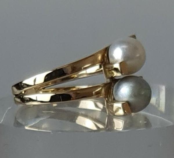 Perlenring mit zwei Perlen zartrosa und blau, 585er Gold, Größe 49, Gewicht: 5,9g