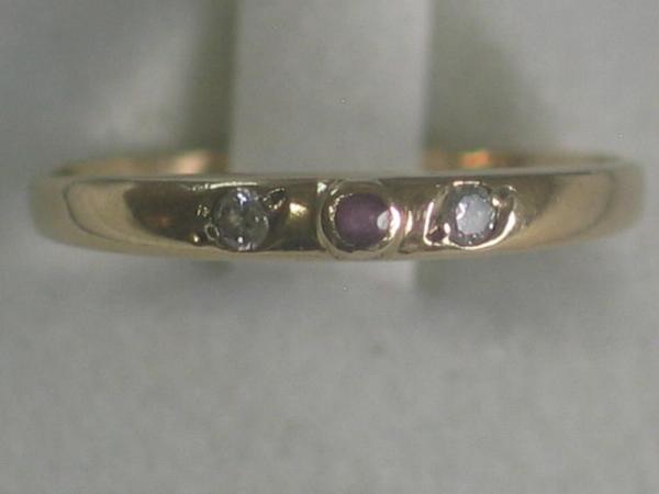 Feiner Diamant- Rubinring aus 585er Gold, Größe 53, Gewicht: 1,2g