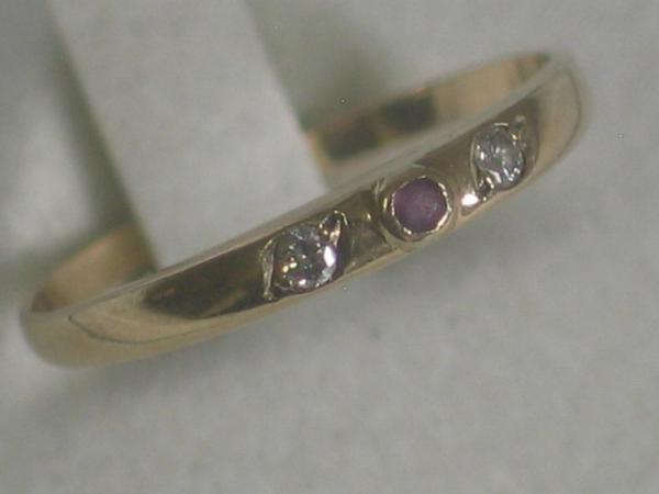 Feiner Diamant- Rubinring aus 585er Gold, Größe 53, Gewicht: 1,2g