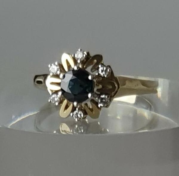 Saphir- Diamantring aus 585er Gold, Größe 57, Gewicht: 3,9g