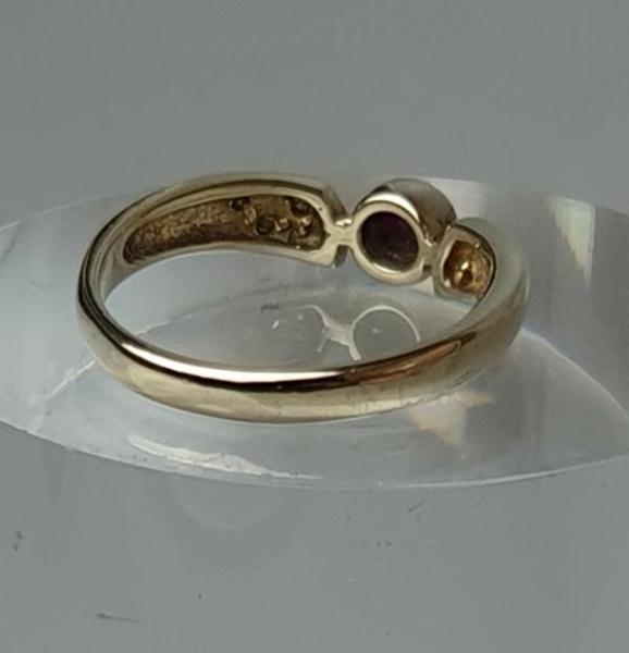 Rubin- Diamantring aus 333er Gold, Größe 55, Gewicht: 2,7g
