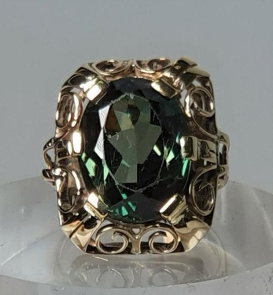 Antikschmuck Ring mit grünem Spinell aus 333er Gold, Größe 53, Gewicht: 6,4g