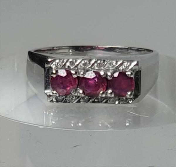 Rubin- Diamantring aus 585er Weißgold, Größe 57, Gewicht: 5,7g