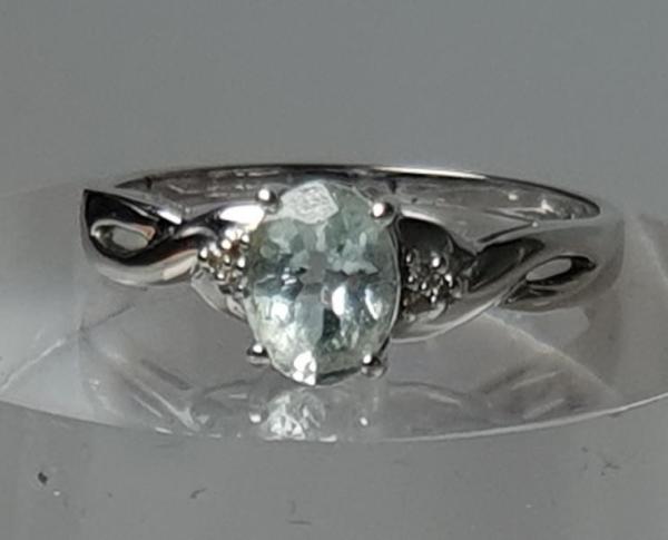 Aquamarin- Diamantring, 333er Weißgold, Größe 67, Gewicht: 3,2g