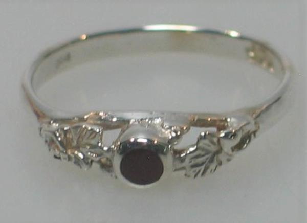 Ring aus 925er Sterlingsilber mit Schmuckstein, Größe 55, Gewicht: 1,9g