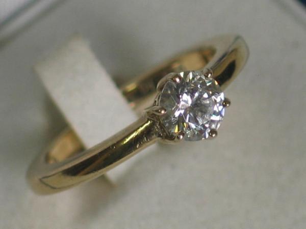 Ring aus 925er Sterlingsilber vergoldet mit Schmuckstein, Größe 56 Gewicht: ca. 4,5 Gramm