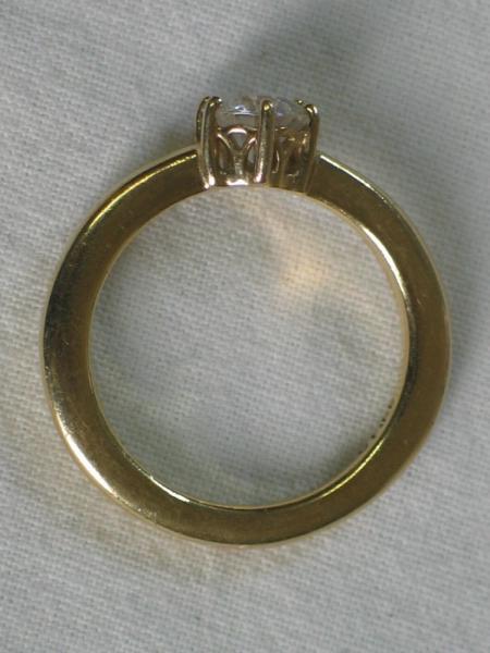 Ring aus 925er Sterlingsilber vergoldet mit Schmuckstein, Größe 56 Gewicht: ca. 4,5 Gramm