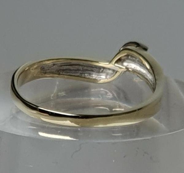 Eleganter Diamantring aus 585er Gelbgold mit fünf Diamanten, Größe 69, Gewicht: 4,1g