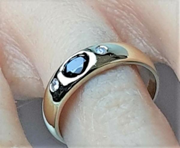 Saphir- Diamantring aus 585er Gold, Größe 51, Gewicht: 2,5g