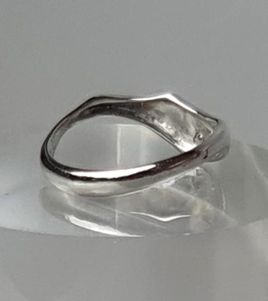 Ring aus 950er Platin mit Gelbgoldeinlagen und 3 Diamanten, Größe 54 , Gewicht: 3,1g