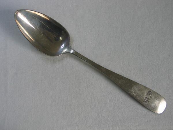 Esslöffel aus 800er Silber mit Gravur Gewicht: ca. 29,9 Gramm