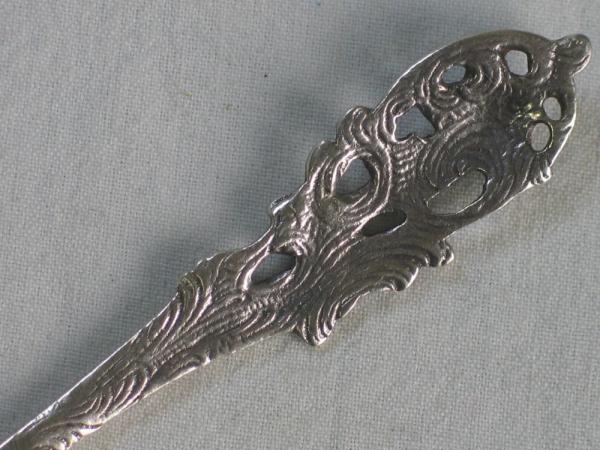 Konfitürenlöffel mit detailreicher Verzierung, 800er Silber, Gewicht: 20,9g