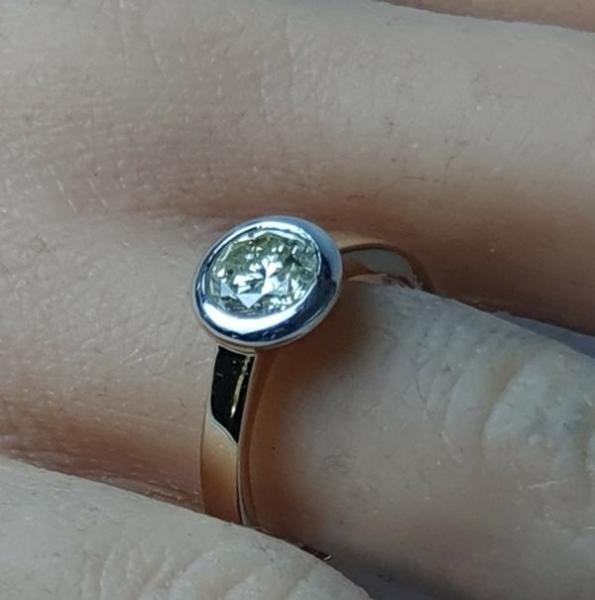 Wunderschöner Brillantsolitär mit 1.1 ct. Goldring 585 mit Zertifikat, Größe 55, Gewicht: 4,6g