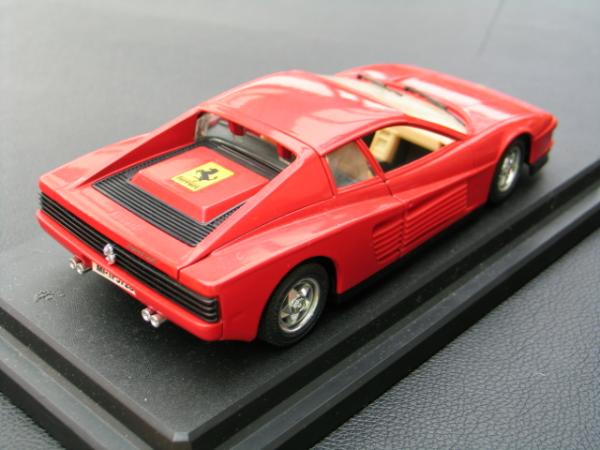 Bburago Ferrari Testarossa Coupe, rot, 1:24