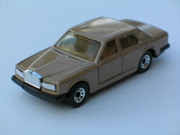 Matchbox Rolls Royce Silver Spirit, gold, 1:69