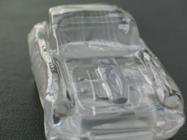 Jaguar E Coupe aus Bleikristallglas und Sockel mit Zertifikat, Masse ca. 17,0 x 7.0 cm