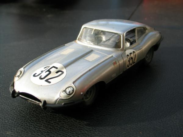 Polistil Jaguar E-Type Coupe XK-E 4.2 Ltr., silber, 1:25