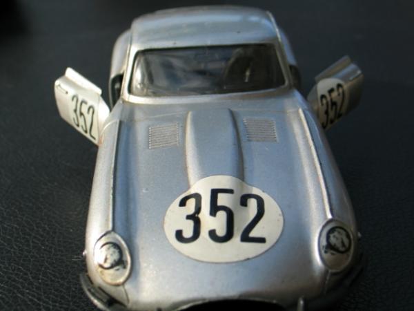 Polistil Jaguar E-Type Coupe XK-E 4.2 Ltr., silber, 1:25