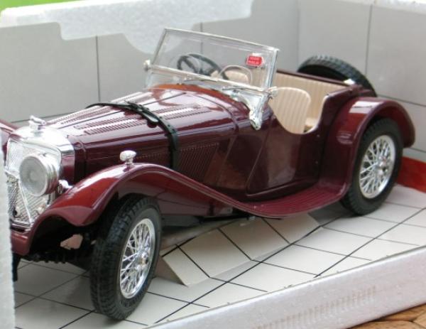 Jaguar SS 100 Roadster, weinrot, 1:18 in OVP
