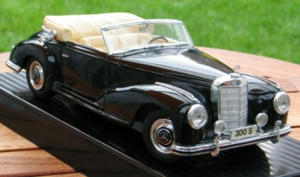 Maisto (Tchibo) Mercedes-Benz 300 S Cabriolet (1955), schwarz, 1:18 in OVP