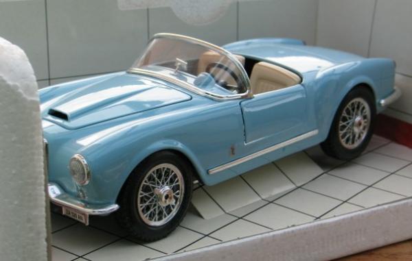 Lancia Aurelia B24 Spider, hellblau, 1:18 in OVP