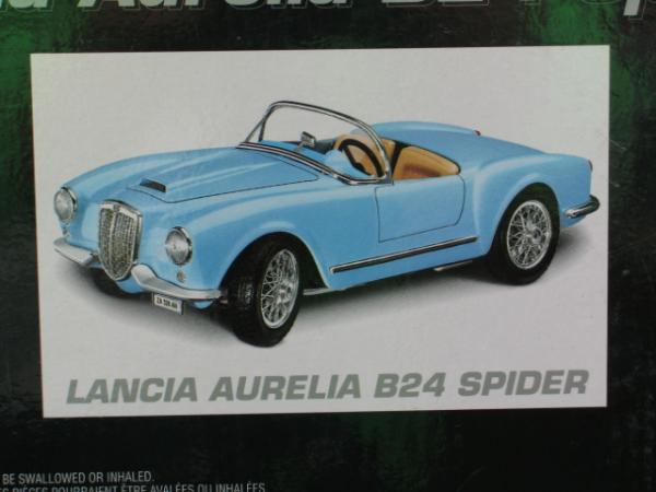 Lancia Aurelia B24 Spider, hellblau, 1:18 in OVP