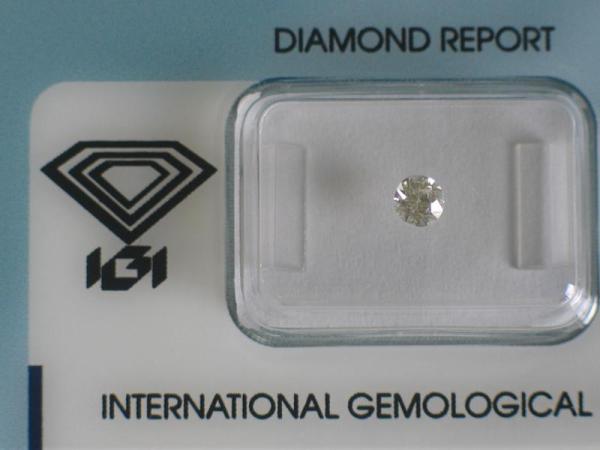 Diamant im Brillantschliff 0.30 ct / SI2 / G / F / F / P / mit IGI Report