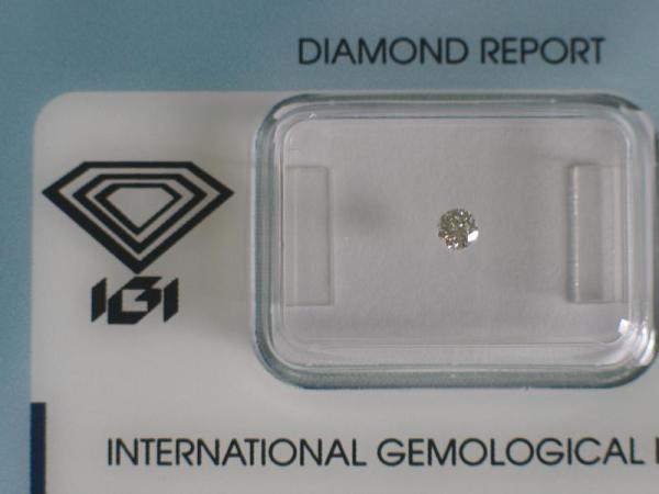 Diamant im Brillantschliff 0.09 ct / SI2 / I / Good / mit IGI Report