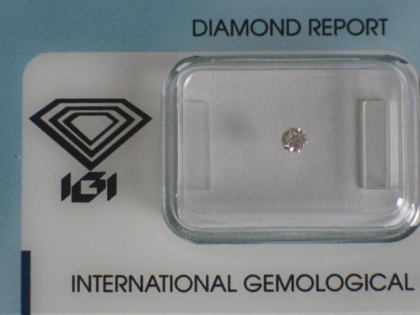 Diamant im Brillantschliff 0.09 ct / VVS2 / F / Good / mit IGI Report